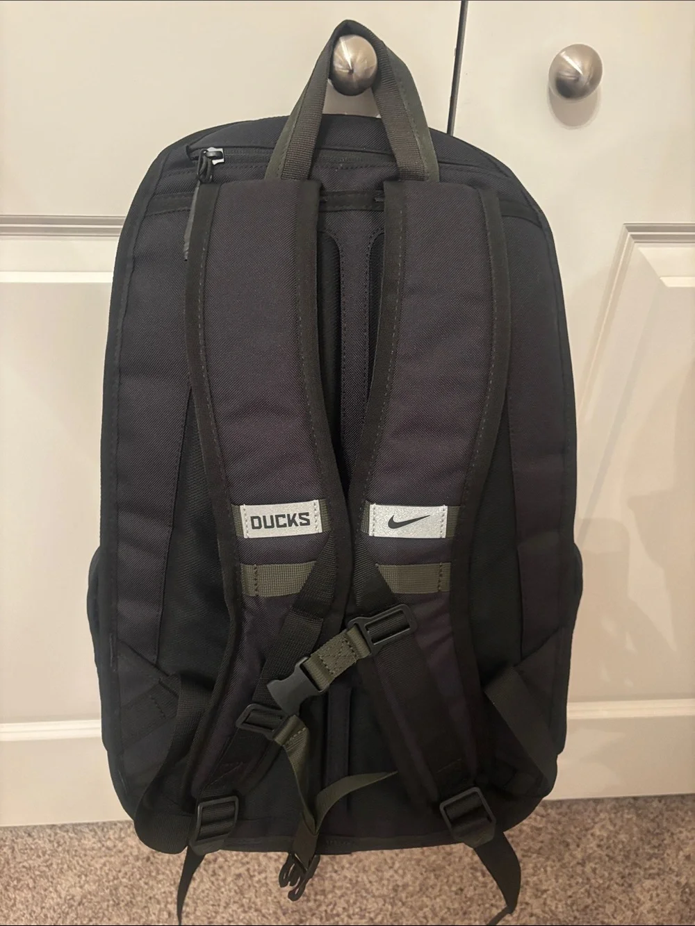 Nike Men's Black & Gray Graphic Backpack - Team Issued Oregon Ducks